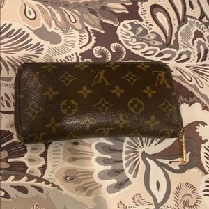 Authentic Louis Vuitton Monogram Zippy Wallet